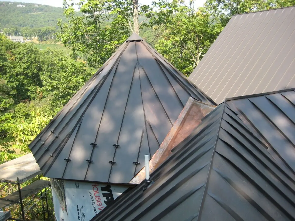 Professional Roof Tarp Installation by Craftsman Roofing in Round View